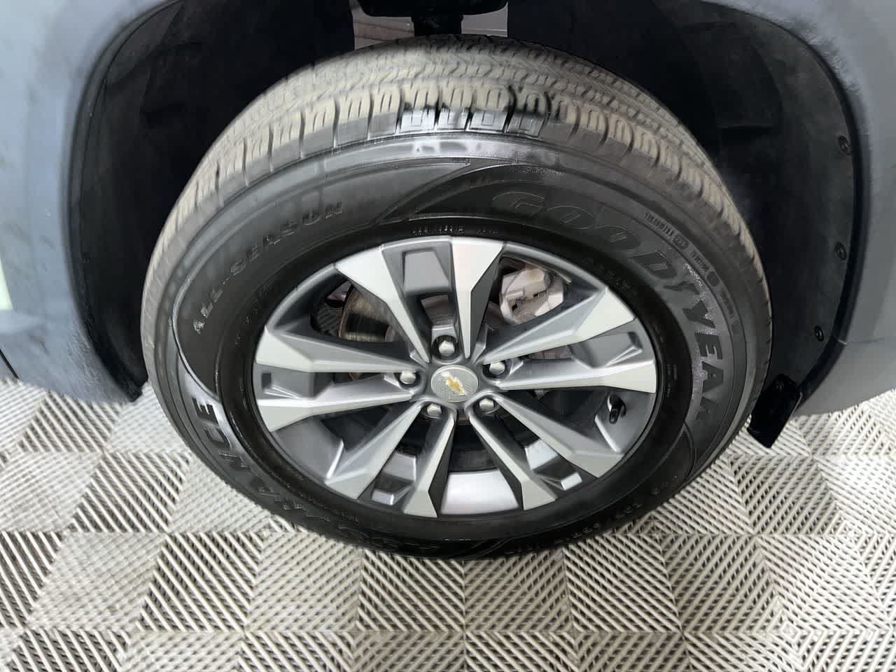 Used 2025 Chevrolet Equinox LT w/ Safety and Technology Package AWD/4WD image 10