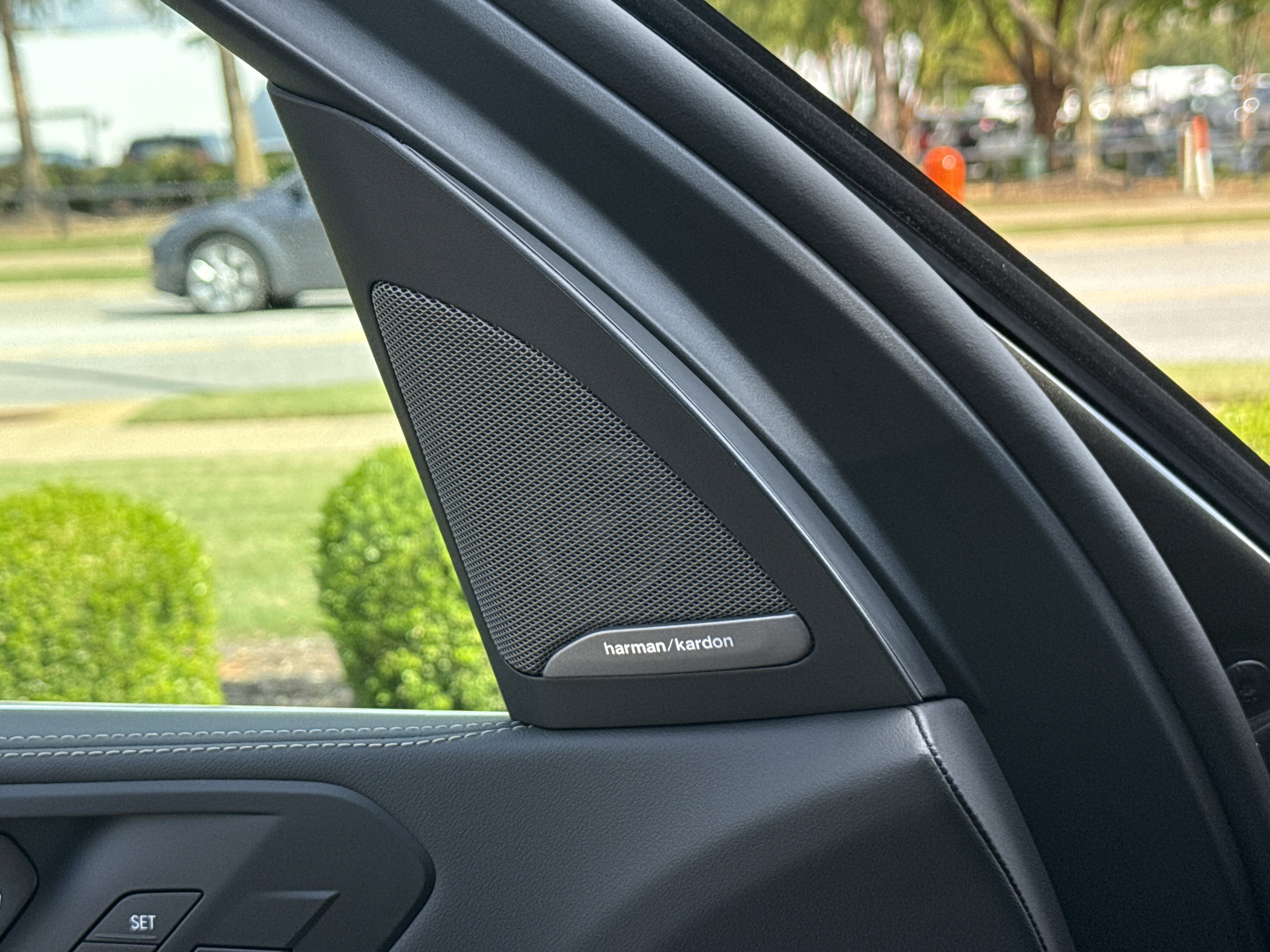 New 2026 BMW X5 xDrive50e w/ Climate Comfort Package image 21