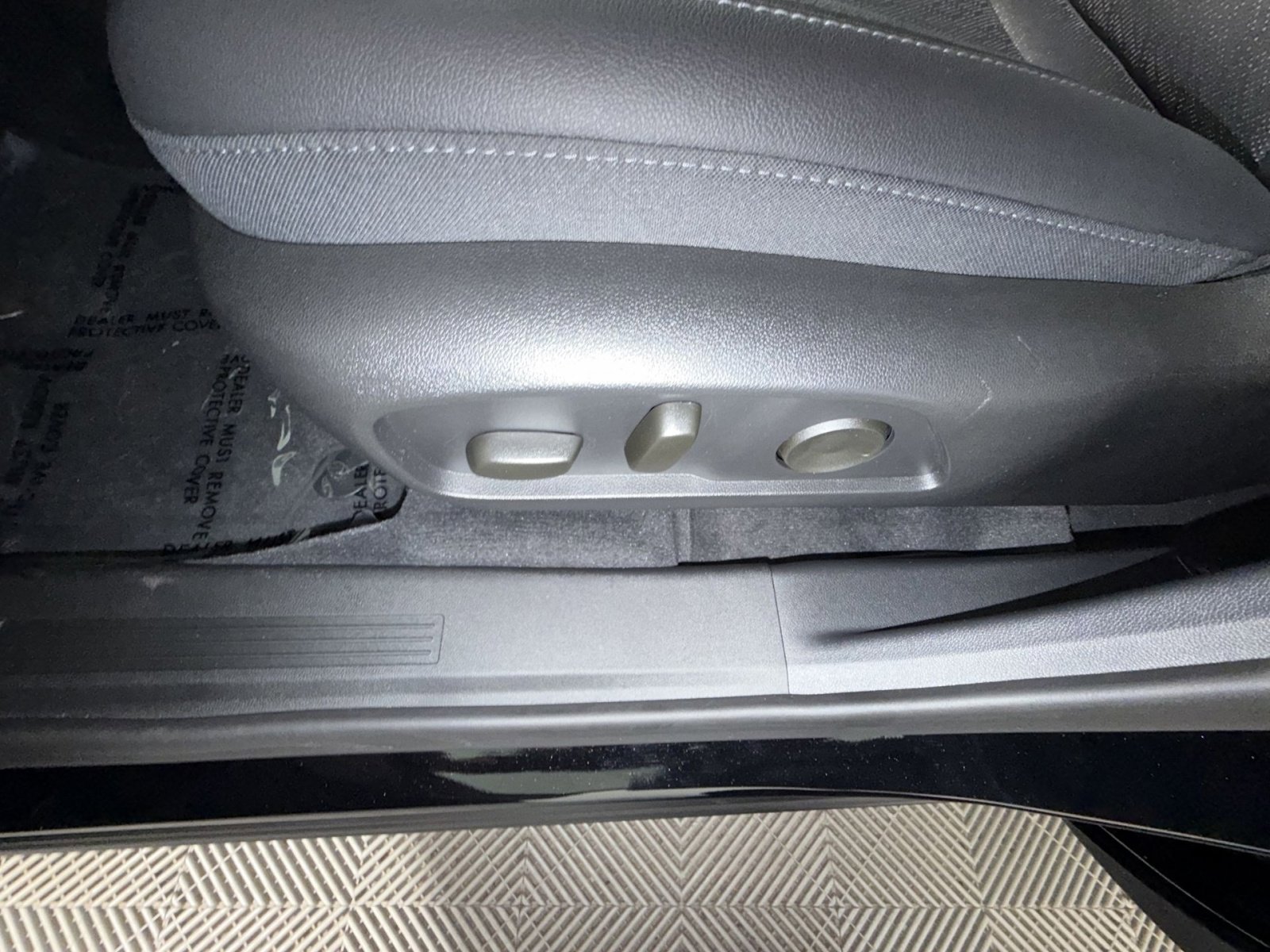 Used 2026 Chevrolet Equinox LT w/ Convenience Package II image 14