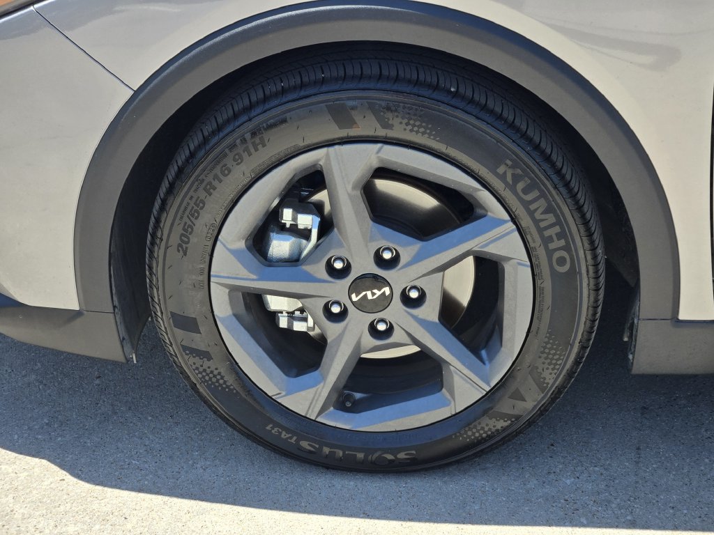 New 2026 Kia K4 FWD image 8