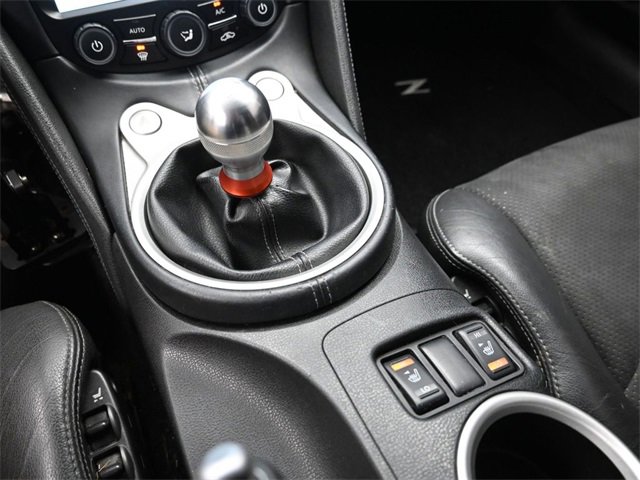 Used 2009 Nissan 370Z Touring image 22