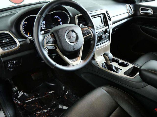 Used 2016 Jeep Grand Cherokee Laredo AWD/4WD image 9