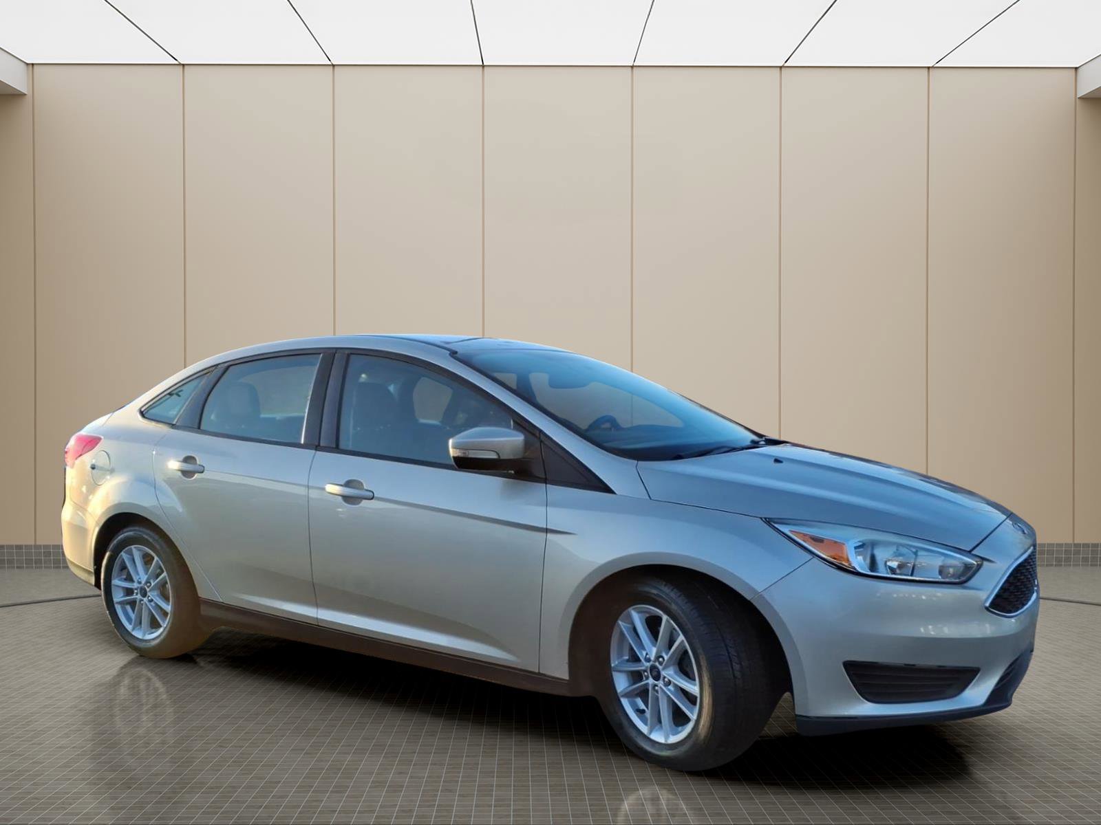 Used 2017 Ford Focus SE w/ Cold Weather Package image 4