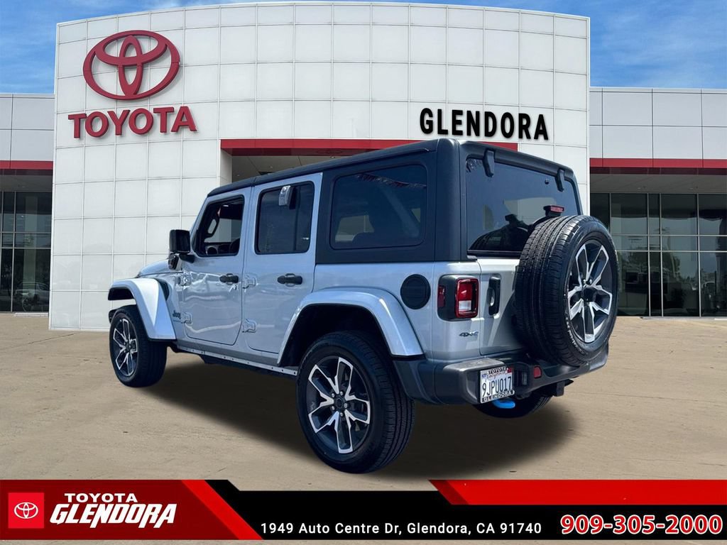 Used 2024 Jeep Wrangler Unlimited w/ Convenience Group AWD/4WD image 7