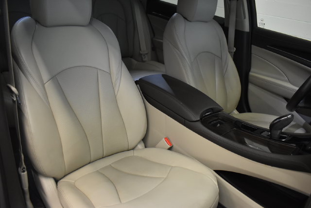 Used 2019 Buick LaCrosse Essence AWD/4WD image 6