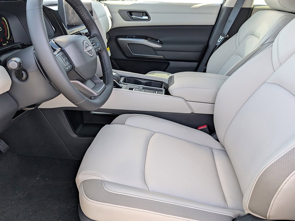 New 2026 Nissan Pathfinder SL FWD image 10
