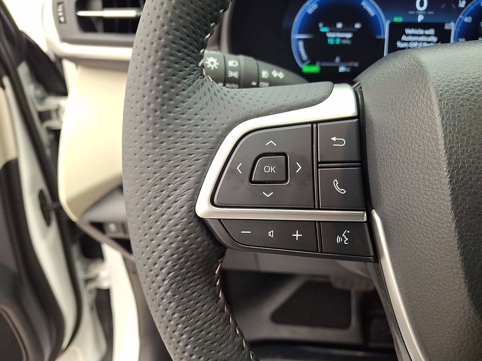 Used 2026 Toyota Sienna Limited FWD image 17