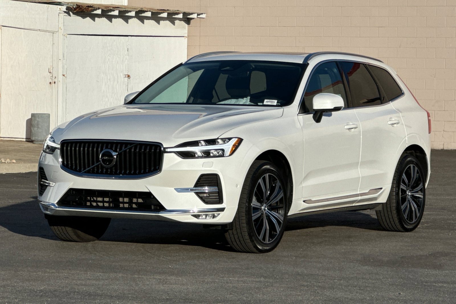 Used 2022 Volvo XC60 B6 Inscription w/ Advanced Package