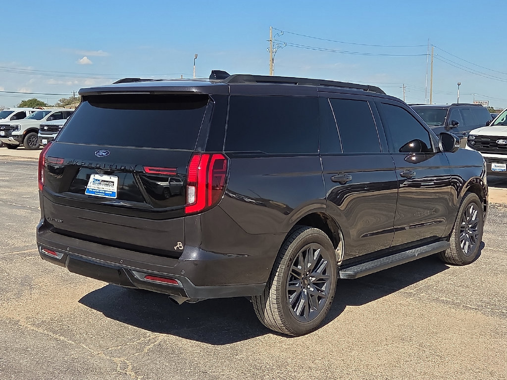 Used 2026 Ford Expedition Platinum w/ Stealth Appearance Package AWD/4WD image 5