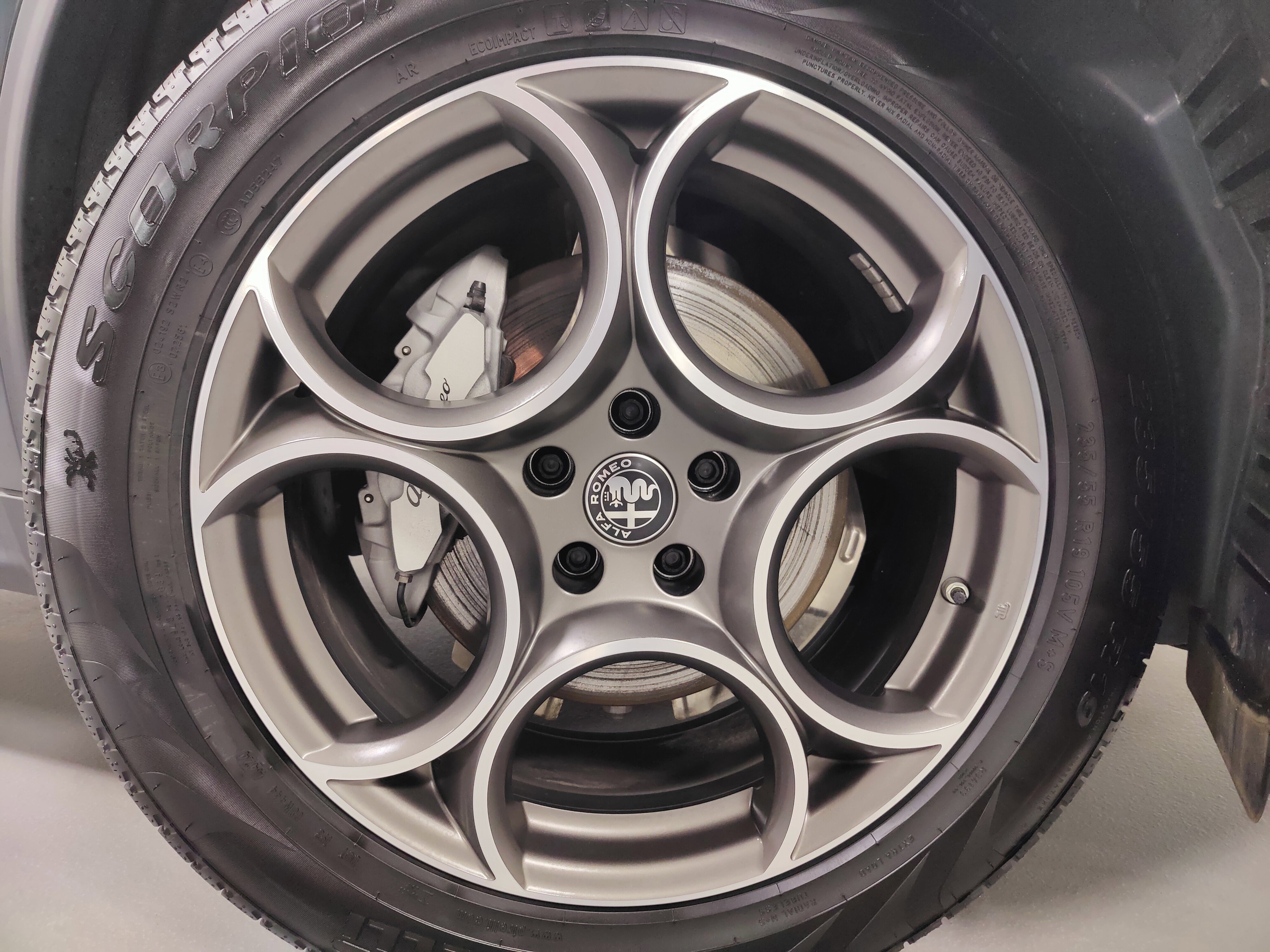 New 2025 Alfa Romeo Stelvio Sprint image 25