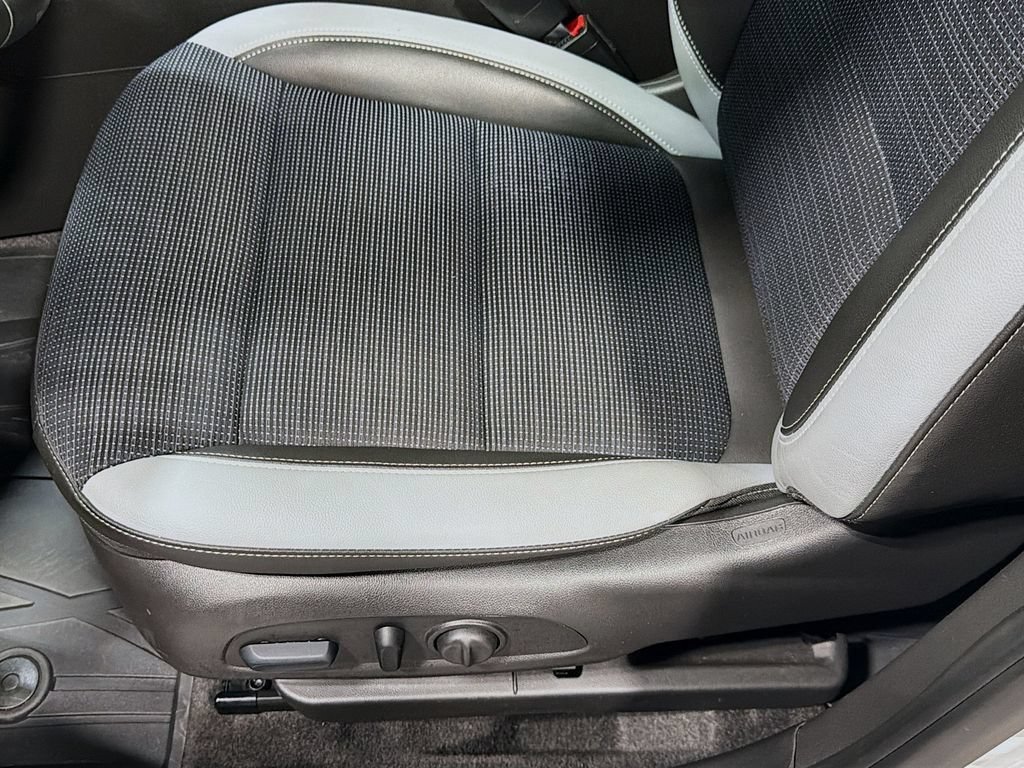 Used 2025 Buick Envista Preferred w/ Convenience I Package FWD image 23
