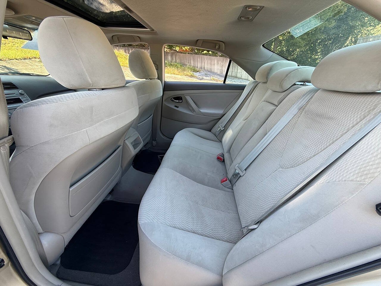 Used 2011 Toyota Camry LE w/ LE Extra-Value Pkg FWD image 22