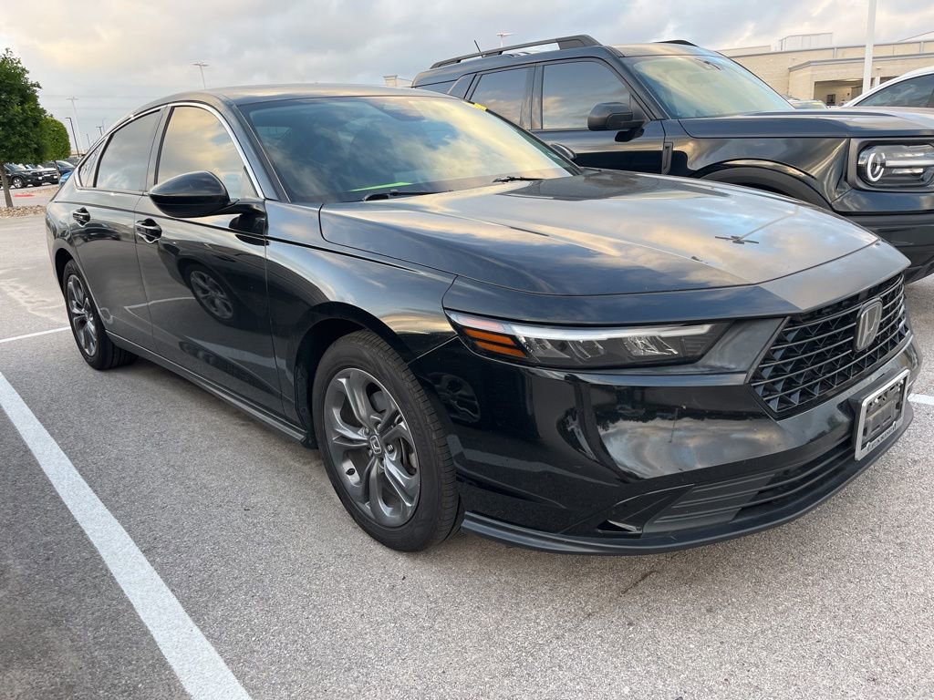 Used 2023 Honda Accord EX image 2