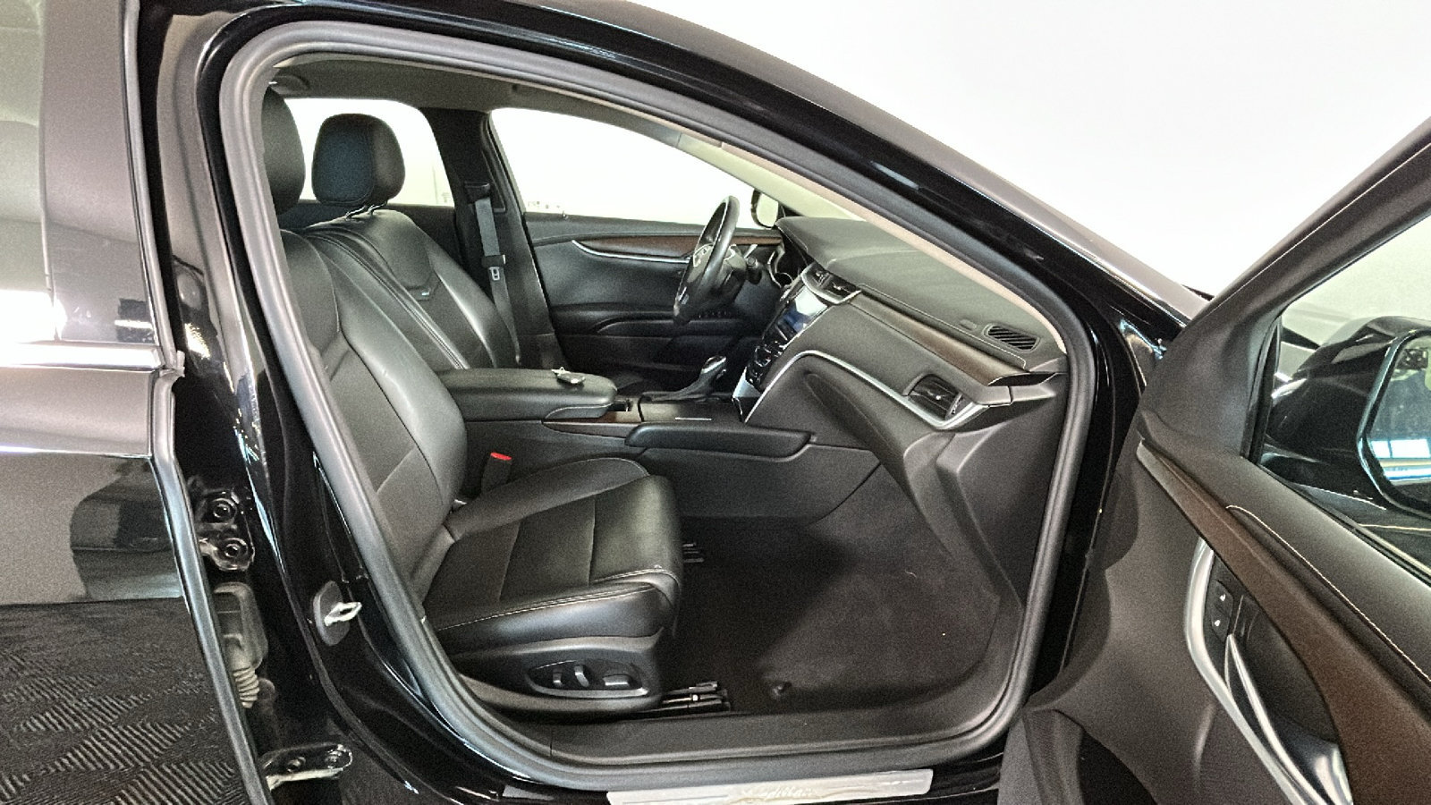Used 2019 Cadillac XTS Luxury FWD image 35