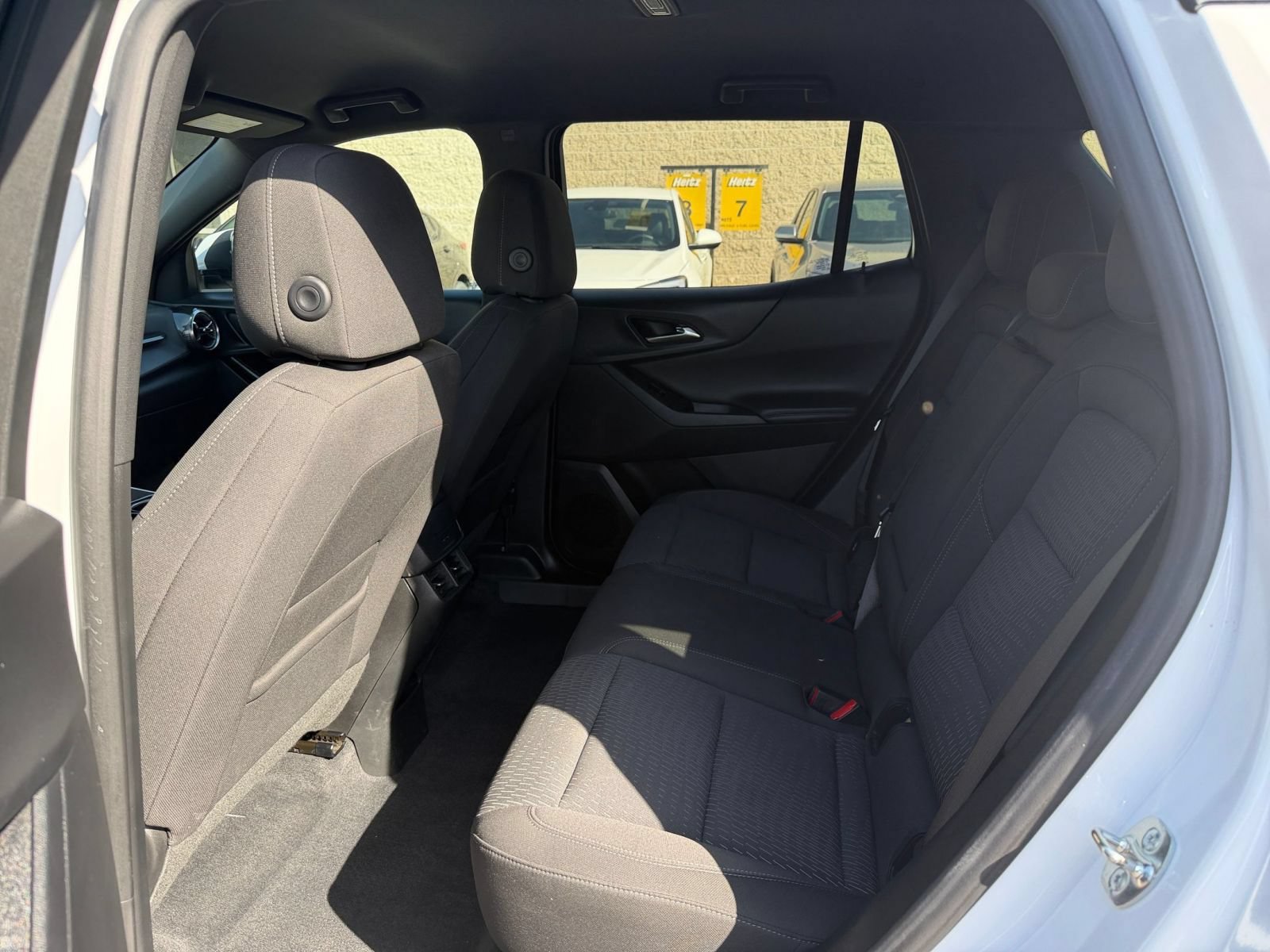 Used 2025 Chevrolet Equinox LT AWD/4WD image 27