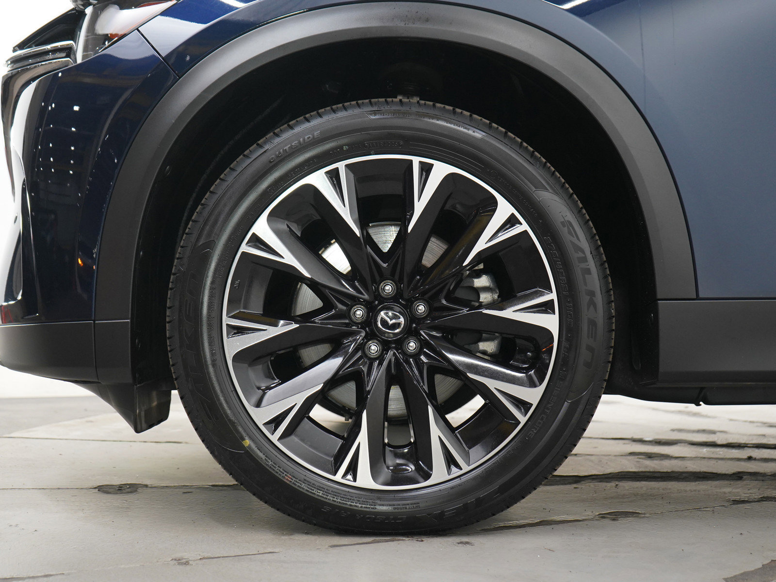 Certified 2024 MAZDA CX-90 Plug-In Hybrid w/ Premium Plus AWD/4WD image 33