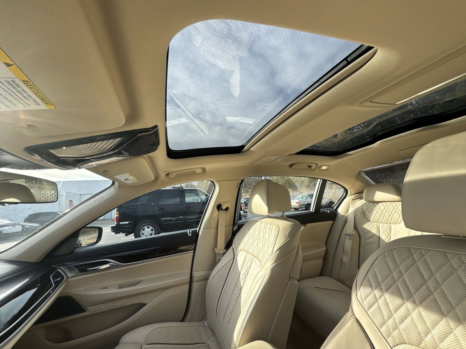 Used 2020 BMW 750i xDrive w/ Autobahn Package image 24