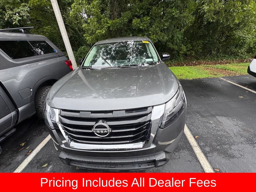 Used 2024 Nissan Pathfinder S FWD image 10