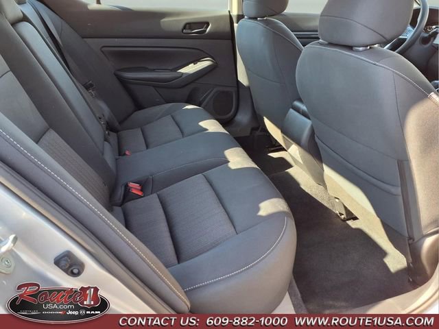 Used 2024 Nissan Altima 2.5 SV image 13