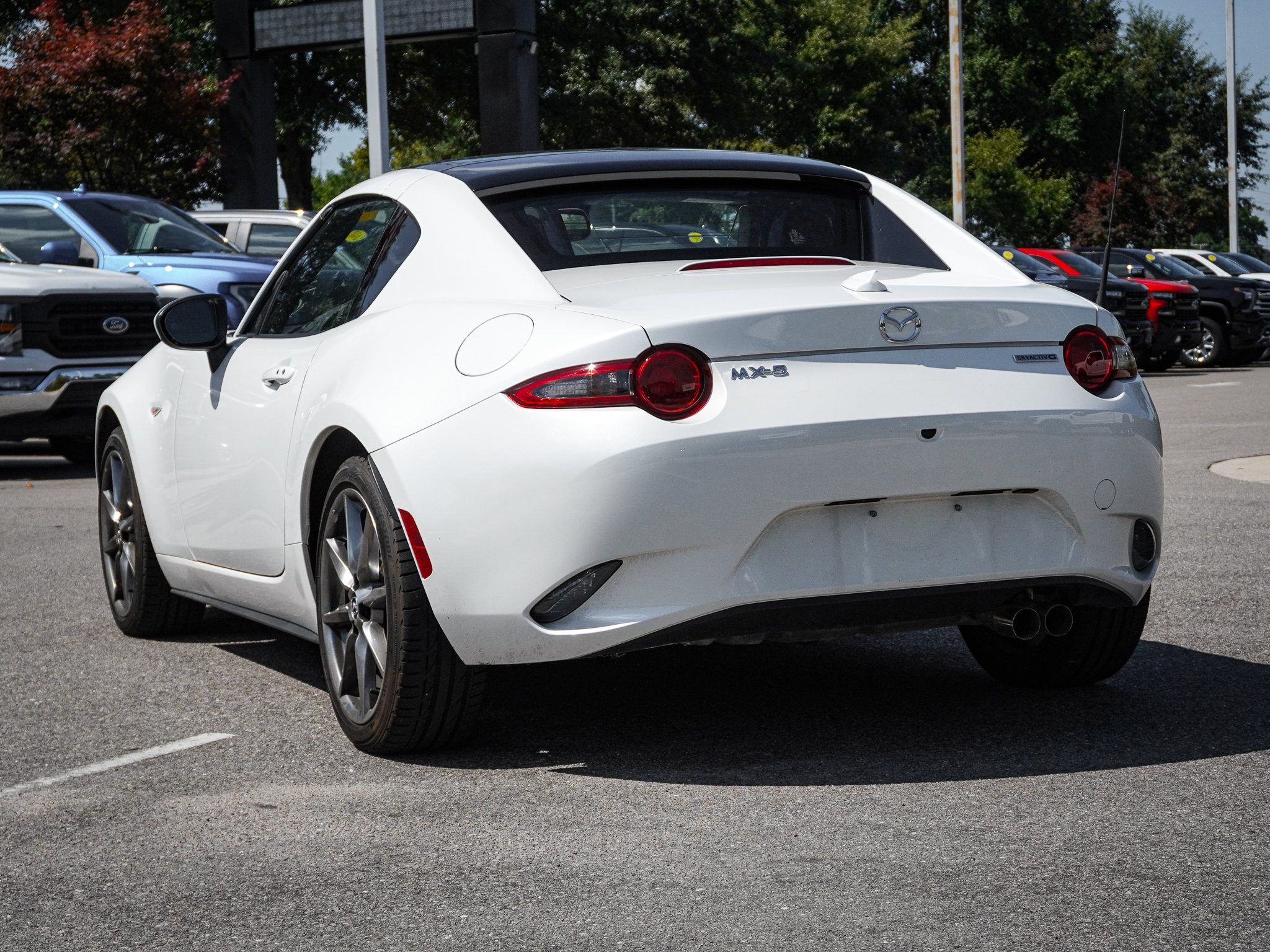 Used 2022 MAZDA MX-5 Miata RF Grand Touring RWD image 9