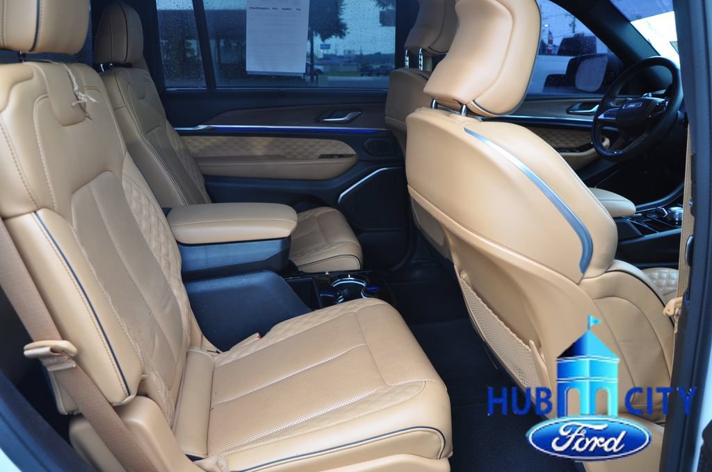 Used 2023 Jeep Grand Cherokee L Summit w/ Advanced Protech Group IV AWD/4WD image 14