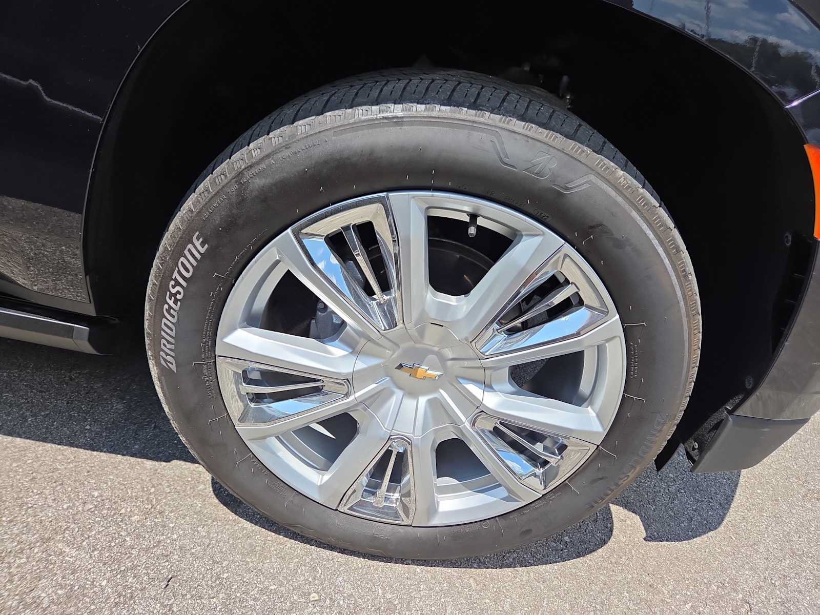 Used 2023 Chevrolet Tahoe High Country AWD/4WD image 10