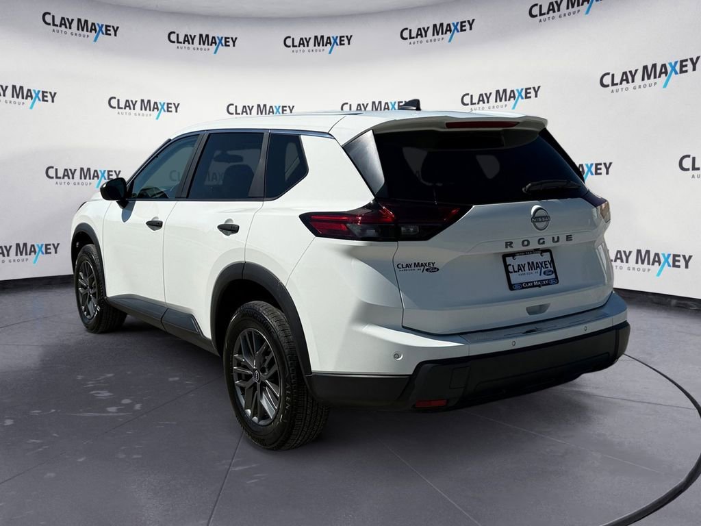 Used 2024 Nissan Rogue S FWD image 3
