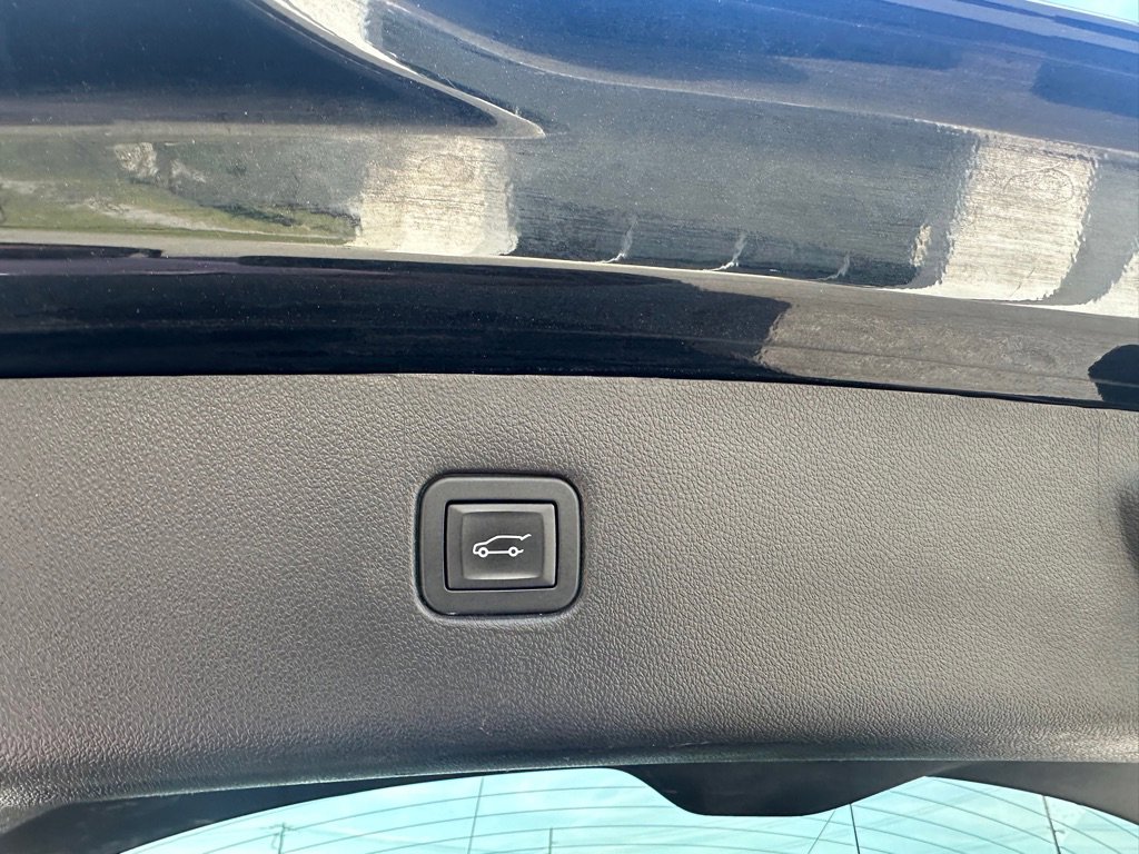 Used 2019 Chevrolet Blazer Premier w/ Sun and Wheels Package AWD/4WD image 11