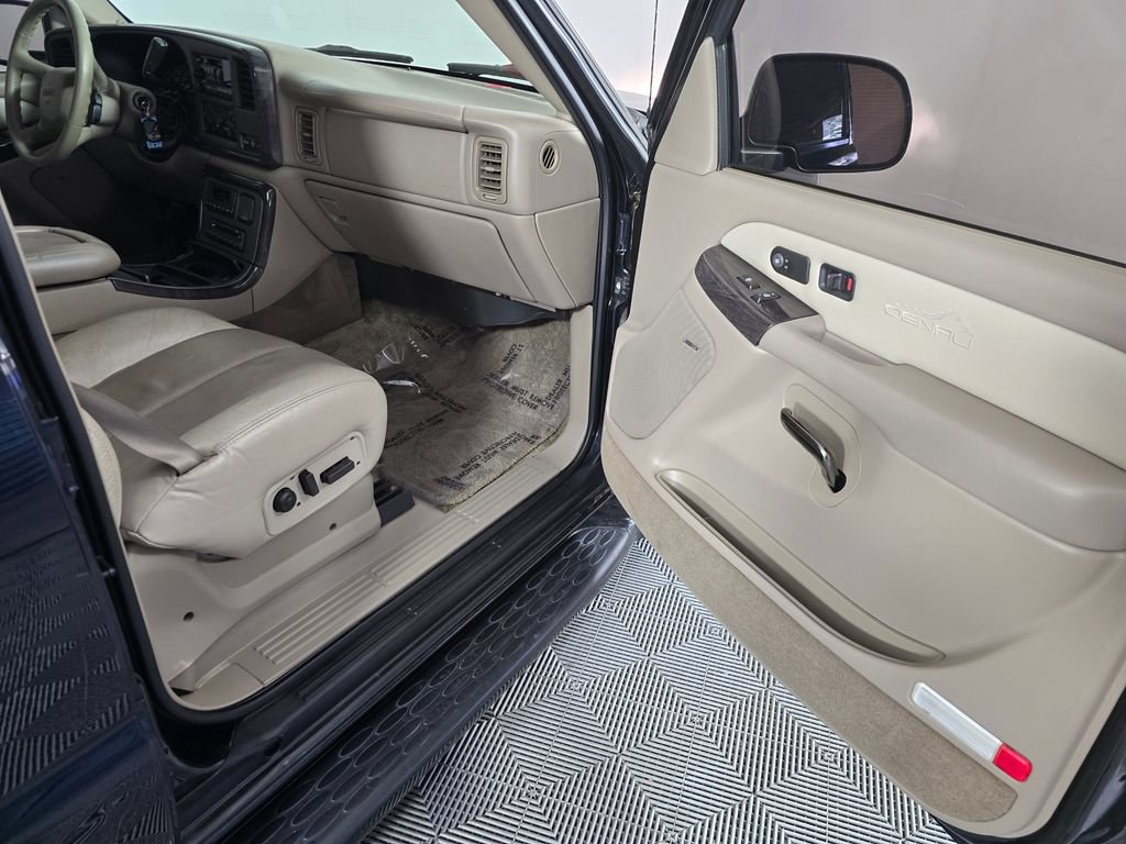 Used 2002 GMC Yukon Denali AWD/4WD image 13