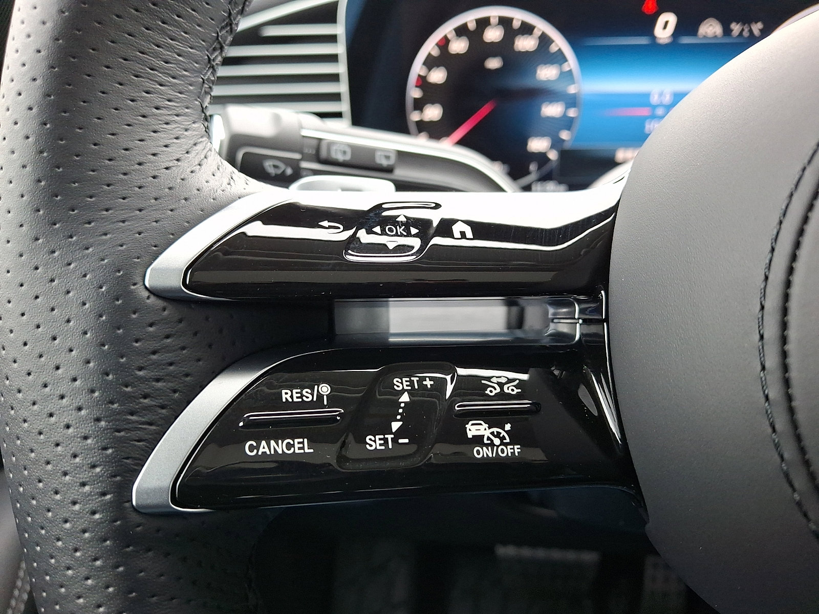 Used 2026 Mercedes-Benz GLS 450 4MATIC image 24