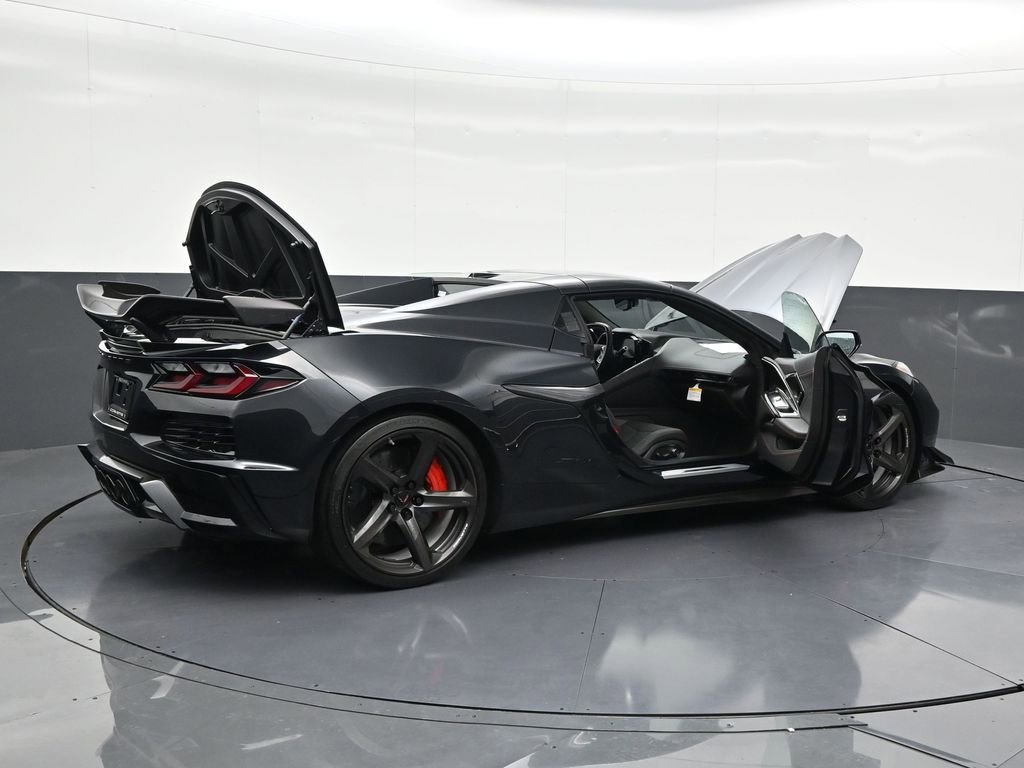 Used 2024 Chevrolet Corvette Z06 w/ Z07 Performance Package image 30