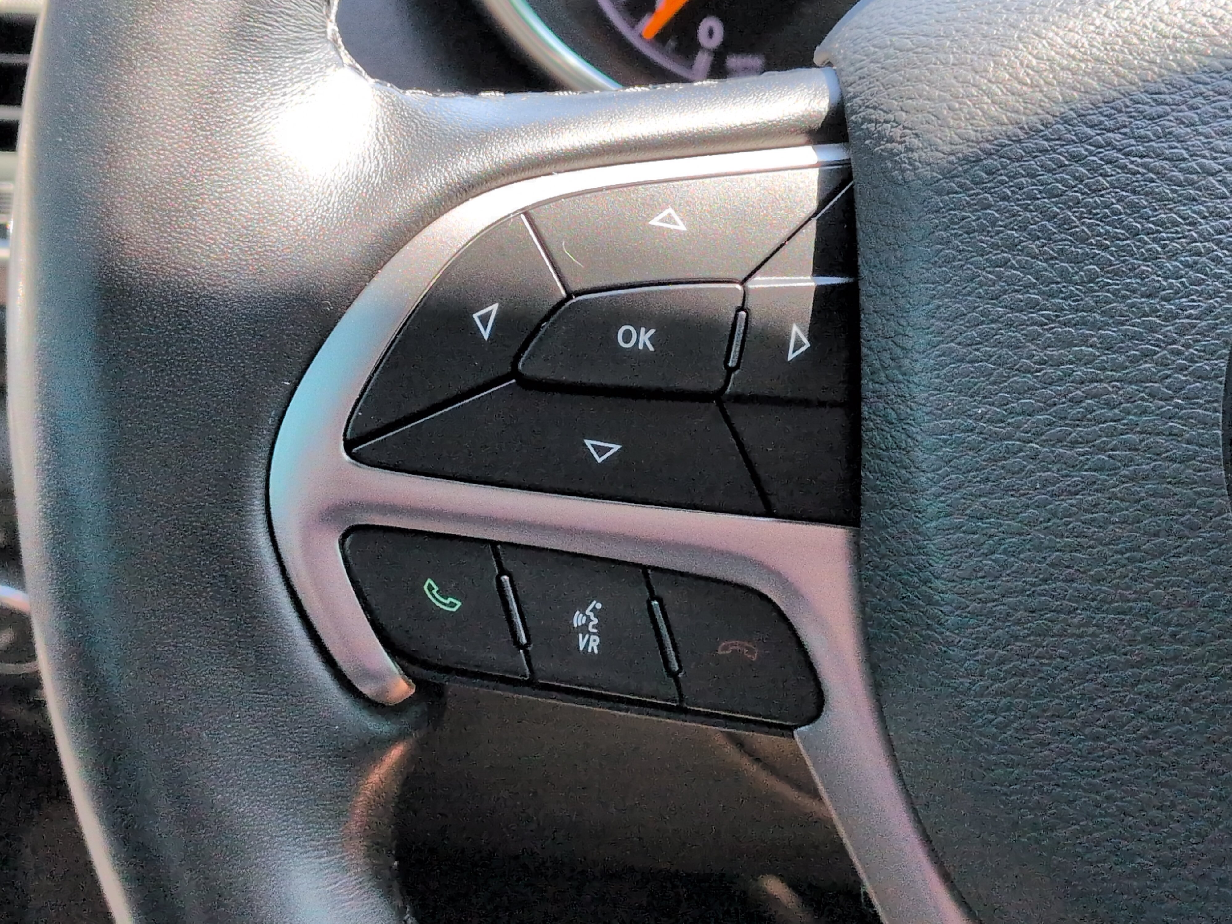 Used 2021 Jeep Grand Cherokee Laredo X RWD image 23