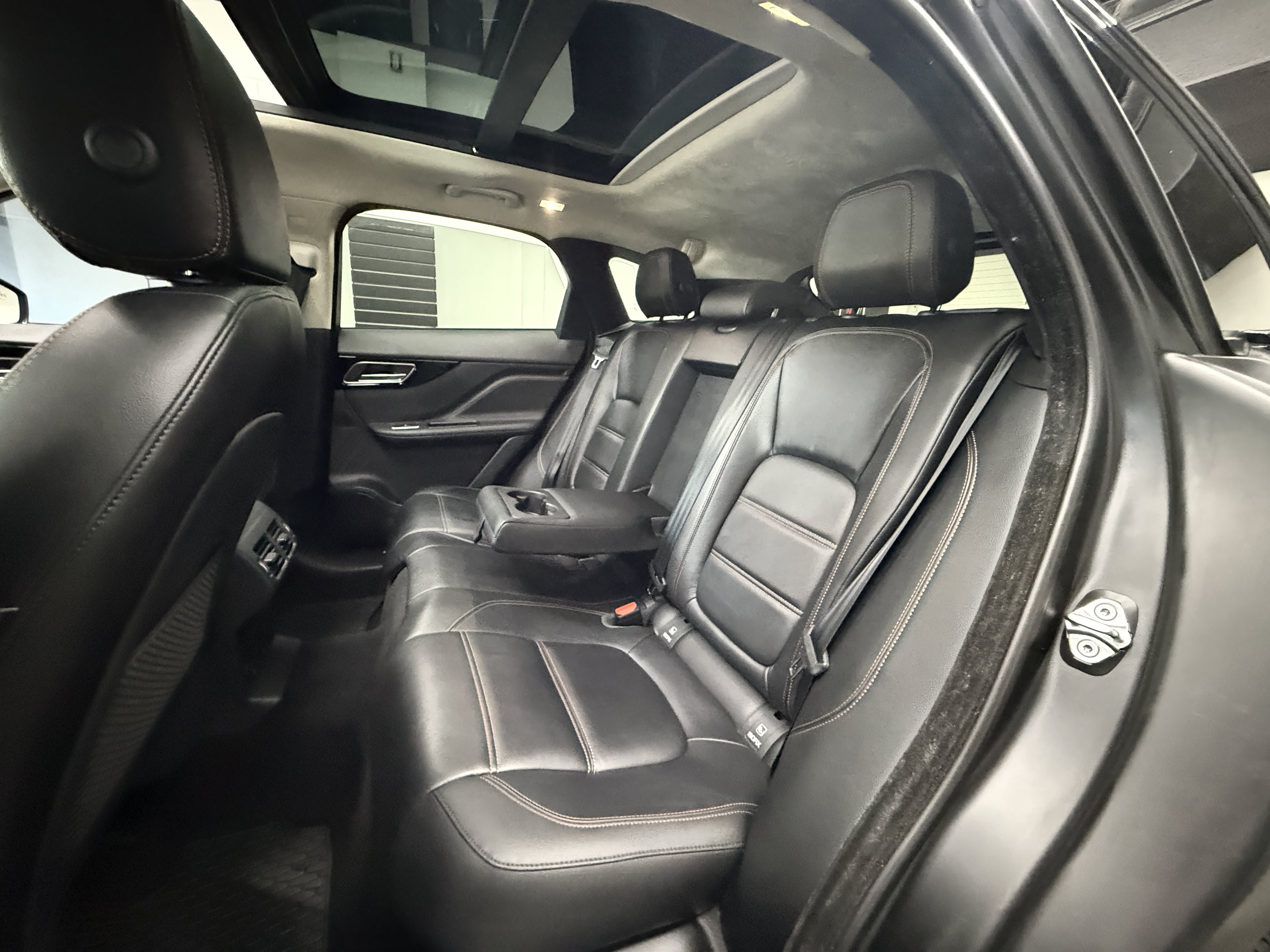 Used 2020 Jaguar F-PACE Prestige AWD/4WD image 23