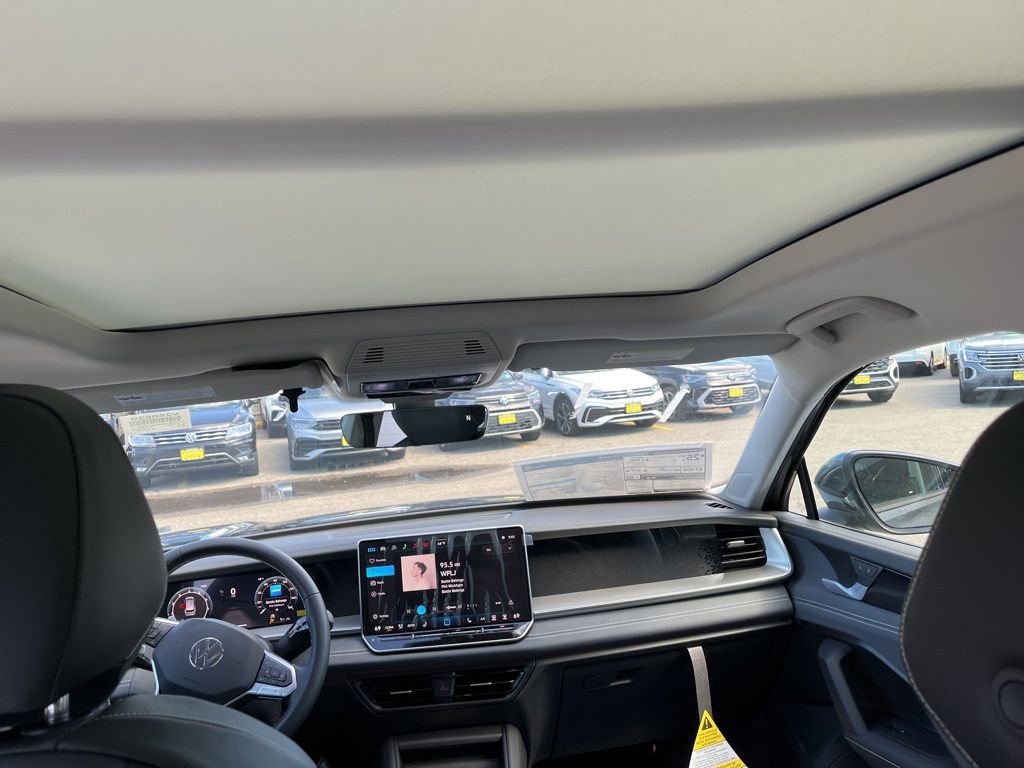 New 2026 Volkswagen Tiguan SE AWD/4WD image 16