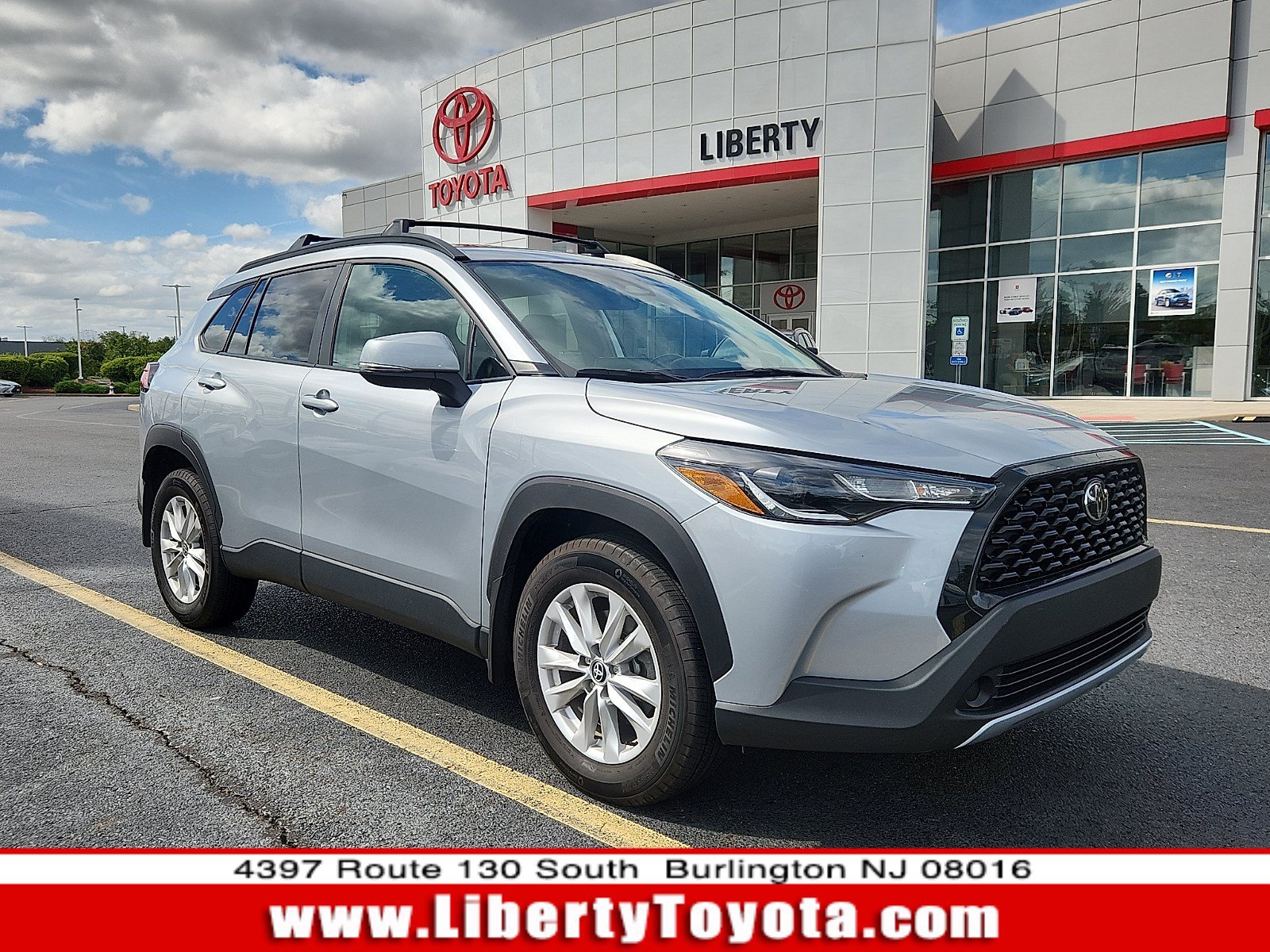Used 2024 Toyota Corolla Cross LE w/ Moonroof Package