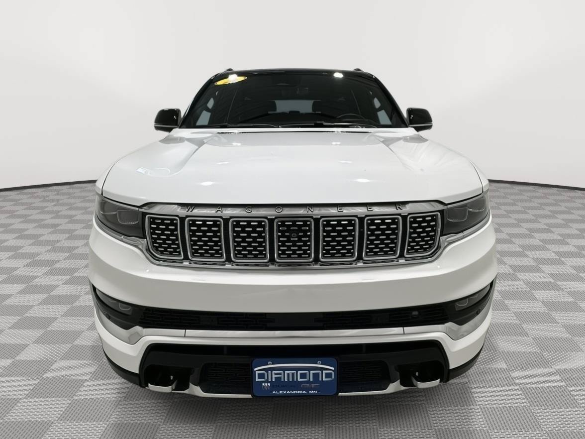 Used 2025 Jeep Grand Wagoneer L Series III w/ Rear-Seat Entertainment Group AWD/4WD image 8