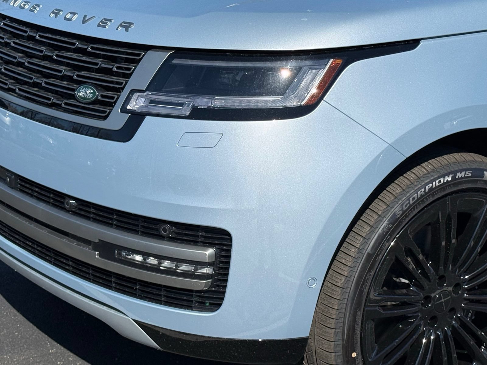 New 2026 Land Rover Range Rover Long Wheelbase SE AWD/4WD image 11
