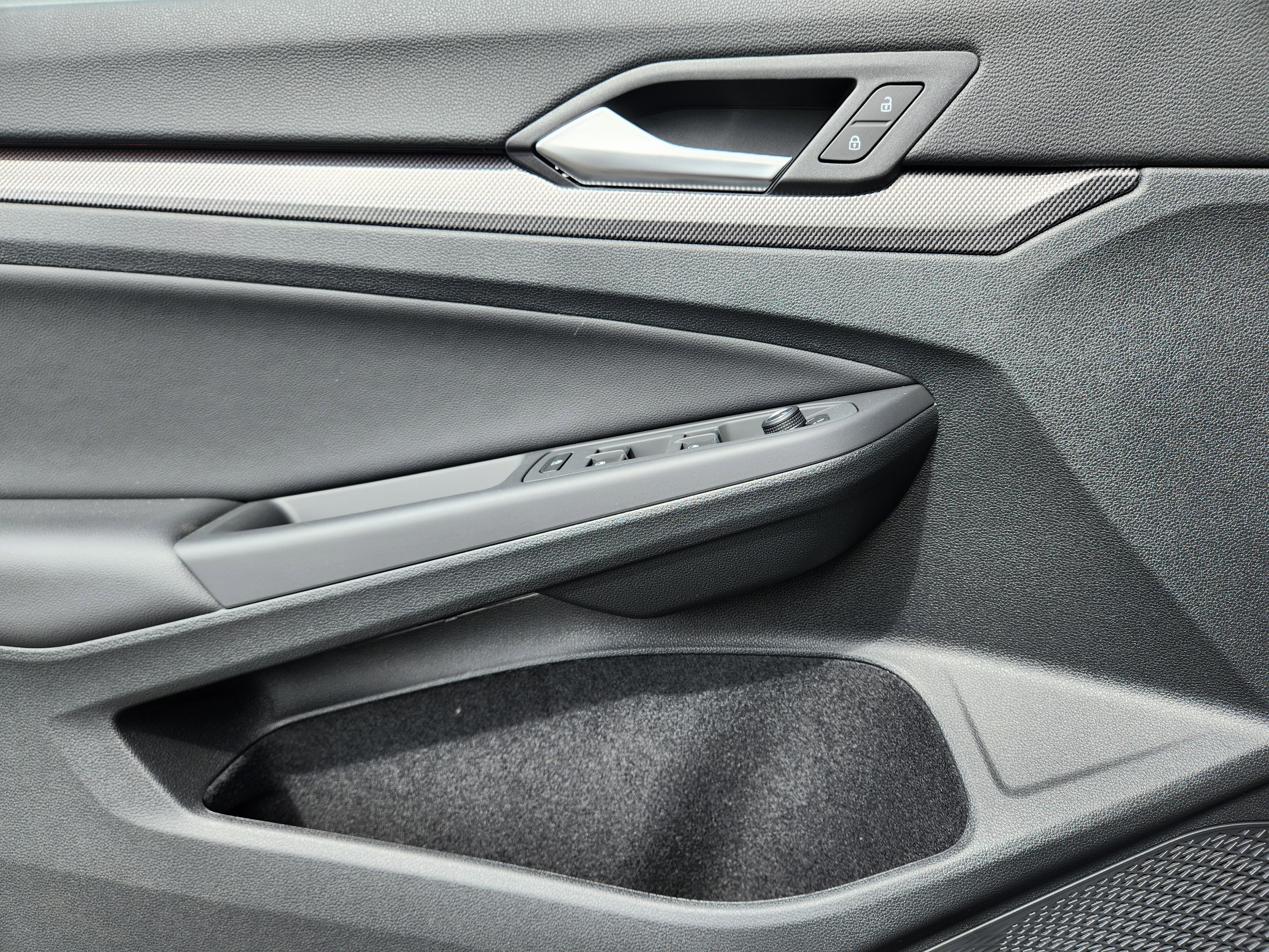 New 2025 Volkswagen GTI SE image 16