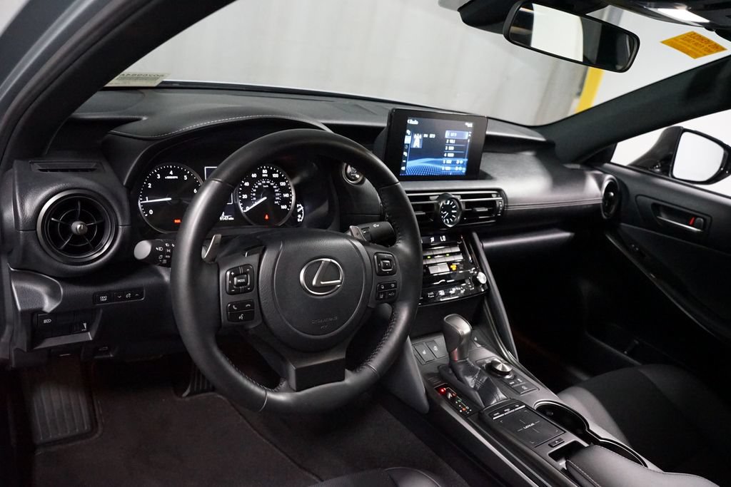 Used 2025 Lexus IS 350 F Sport RWD image 11