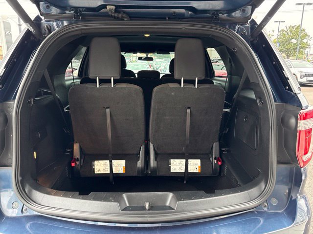 Used 2017 Ford Explorer XLT w/ Equipment Group 201A AWD/4WD image 34
