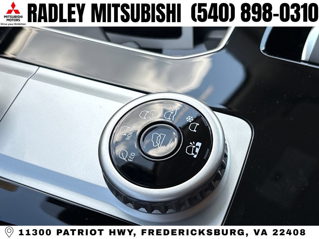New 2026 Mitsubishi Outlander SE AWD/4WD image 12