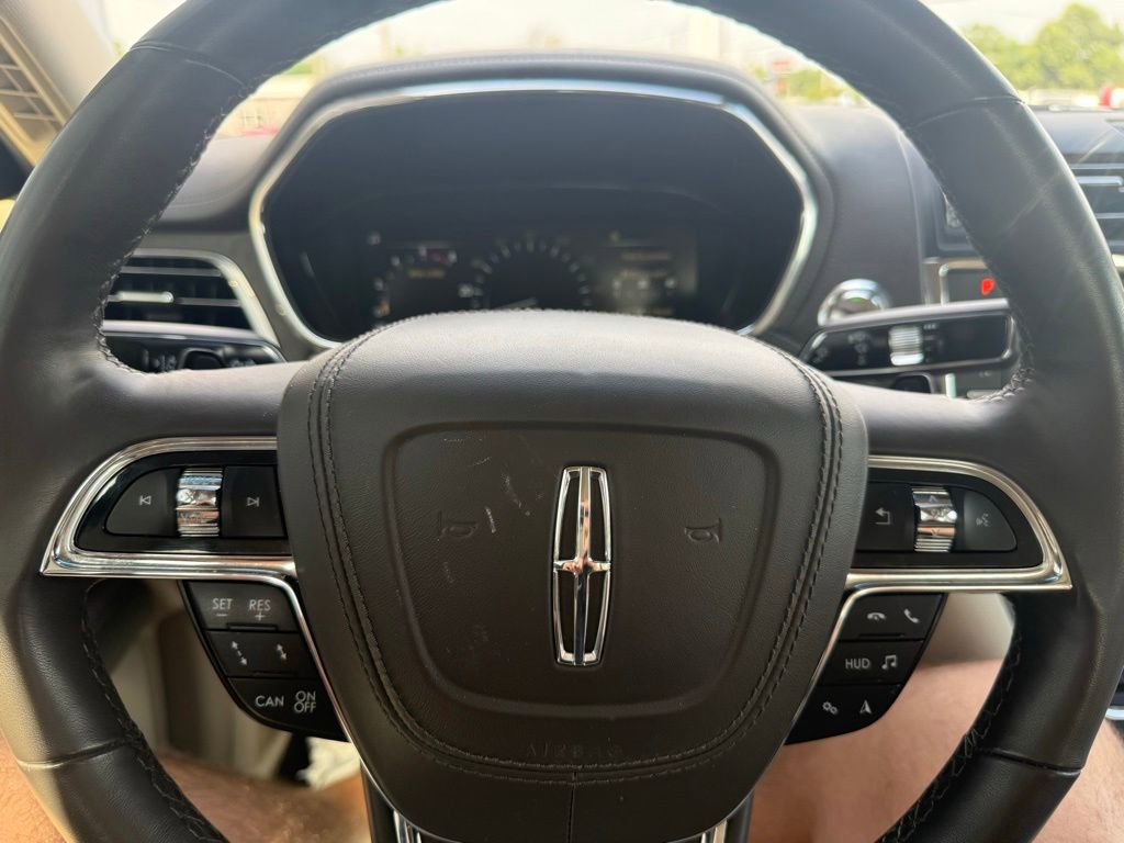 Used 2019 Lincoln Continental Reserve FWD image 16