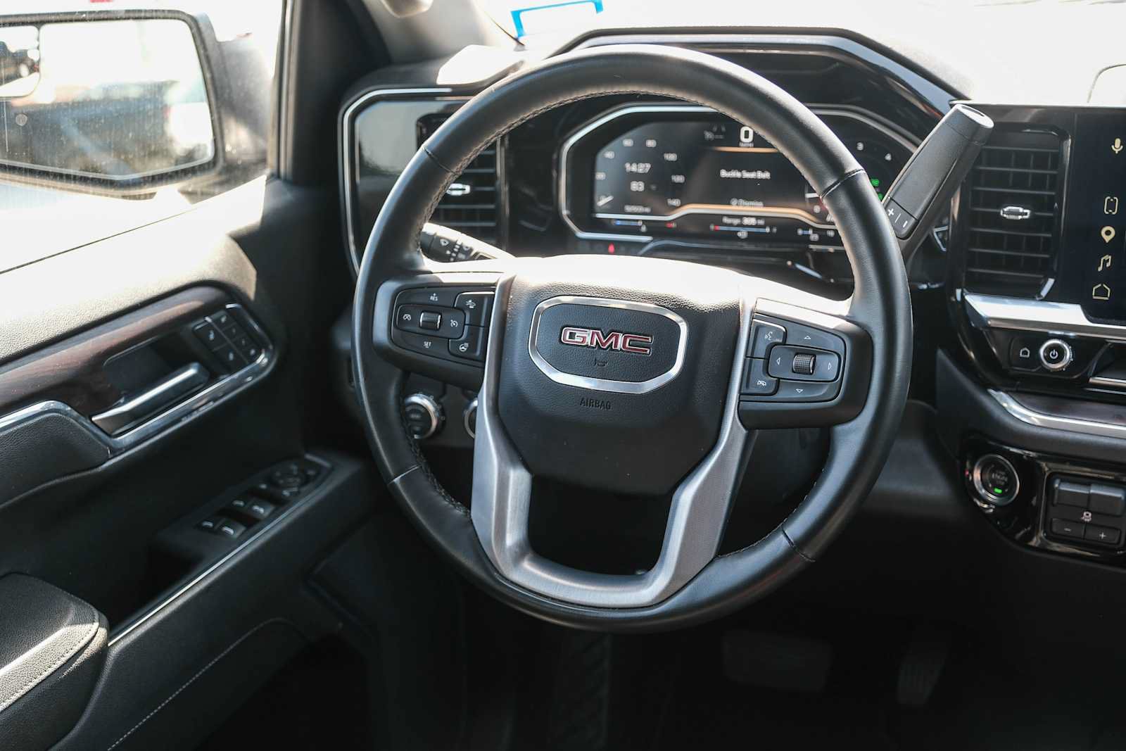 Used 2025 GMC Sierra 1500 SLT RWD image 17