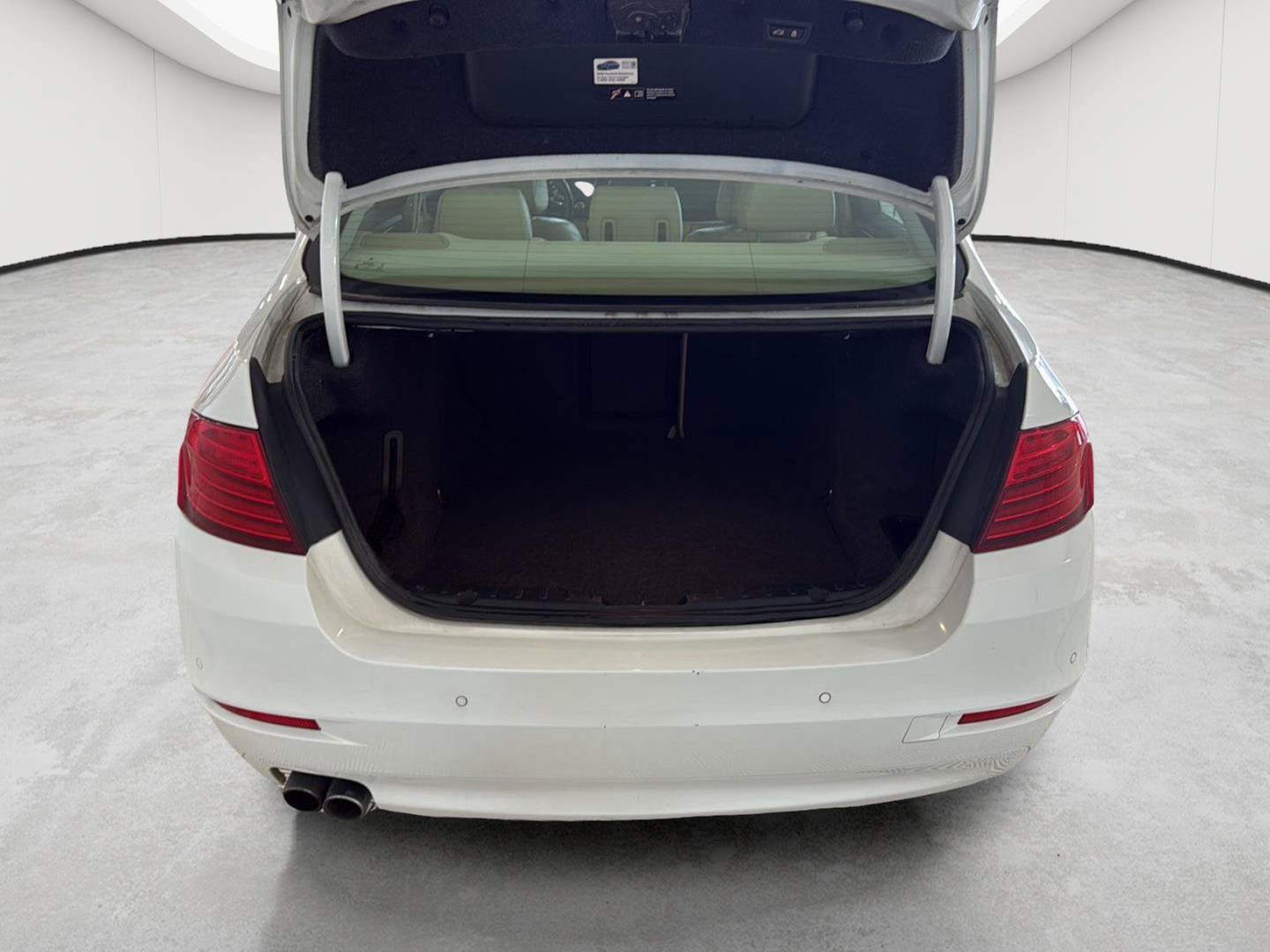 Used 2015 BMW 528i xDrive Sedan AWD/4WD image 12
