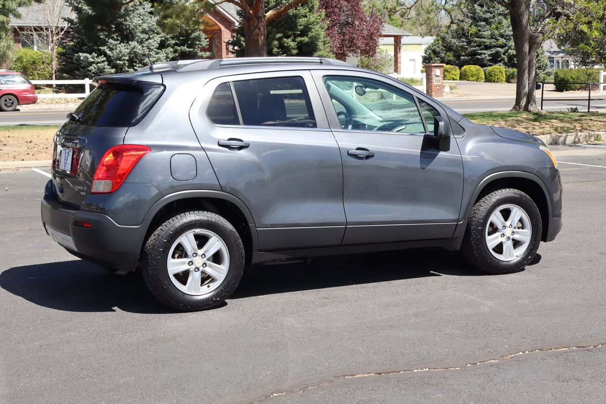 Used 2016 Chevrolet Trax LT w/ LT Convenience Package AWD/4WD image 3