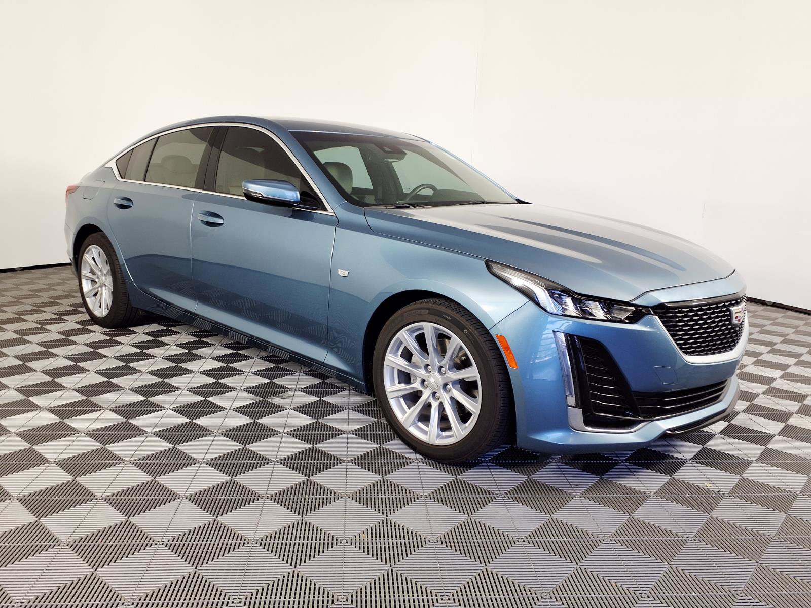Certified 2024 Cadillac CT5 Luxury RWD image 3