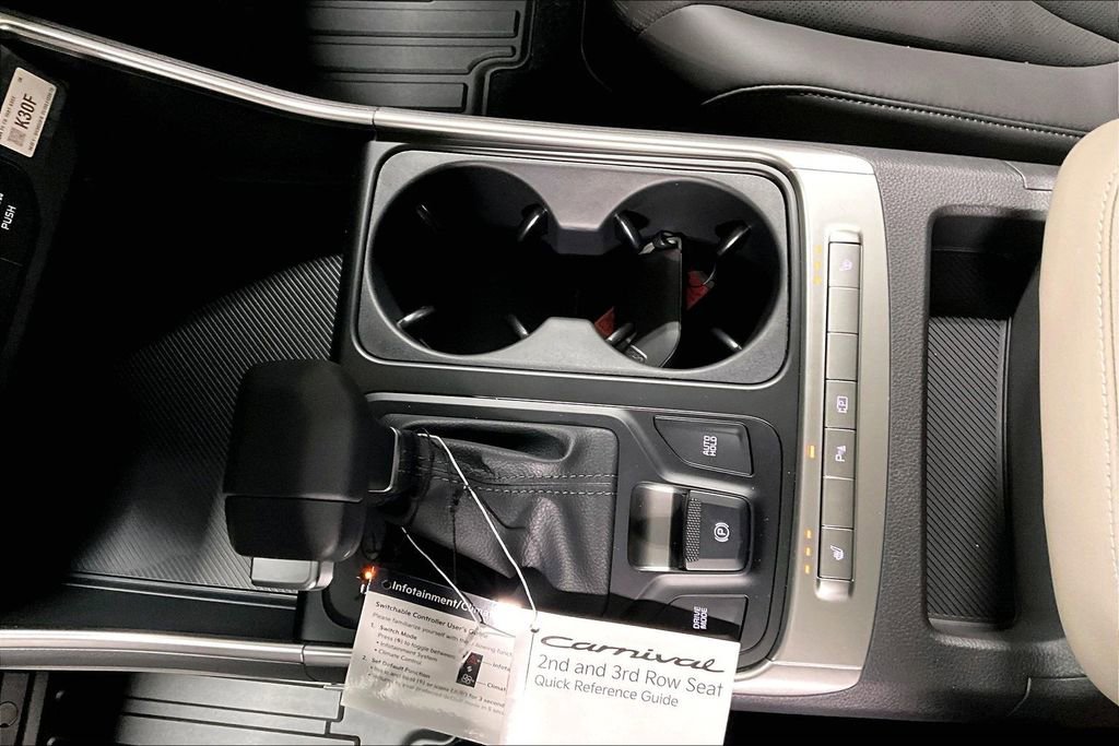 New 2026 Kia Carnival FWD image 21