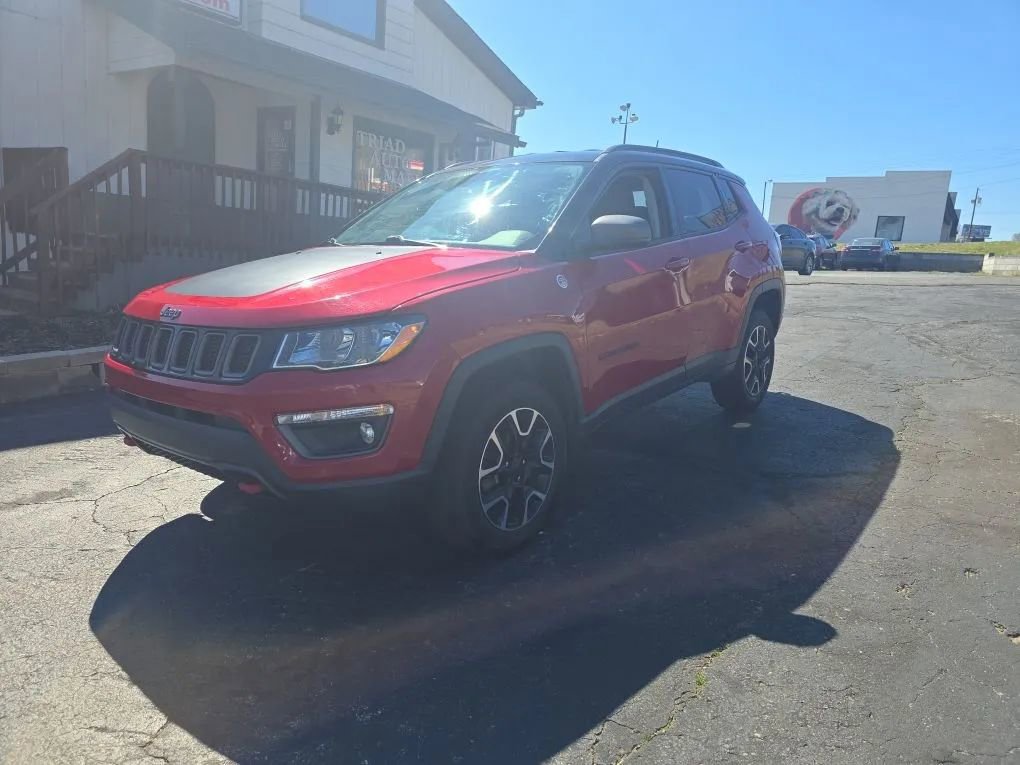 Used 2019 Jeep Compass Trailhawk image 1