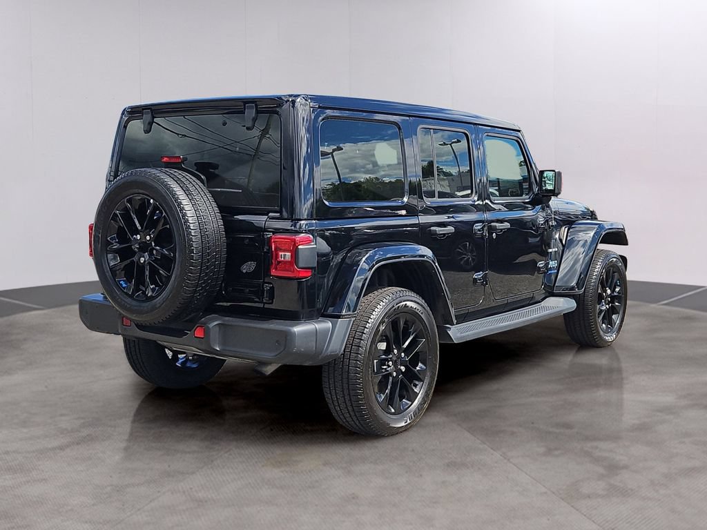 Used 2023 Jeep Wrangler Unlimited Sahara w/ Cold Weather Group AWD/4WD image 4