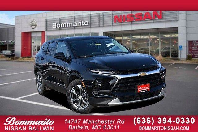 Used 2025 Chevrolet Blazer LT image 1